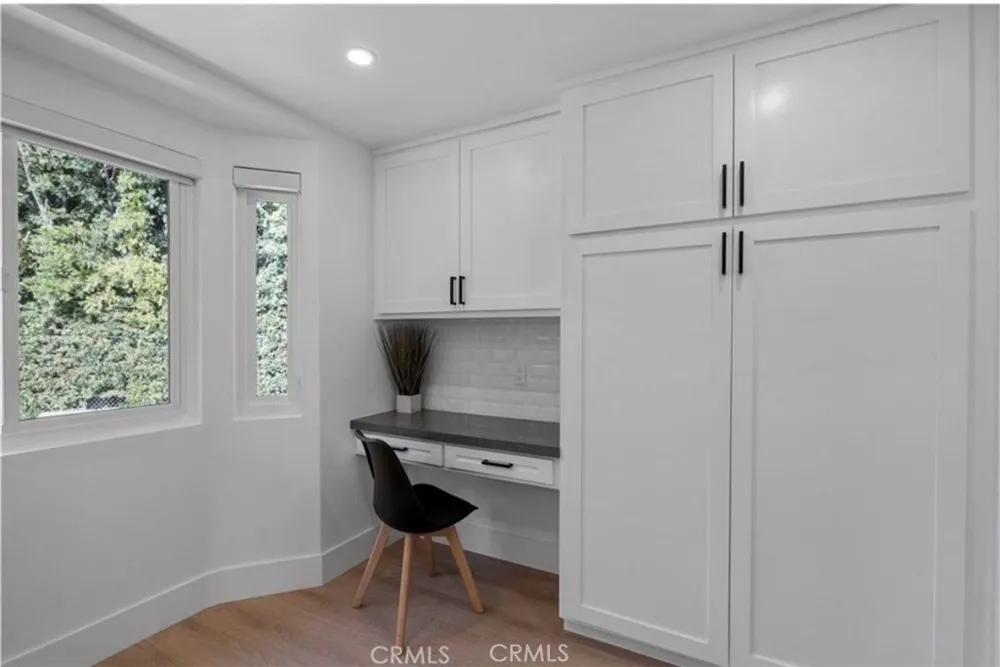 4240 Kingfisher Road Calabasas, CA 91302