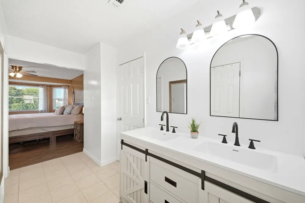 133 Meadow View Boulevard Del Valle, TX 78617