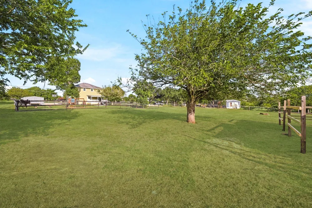 133 Meadow View Boulevard Del Valle, TX 78617