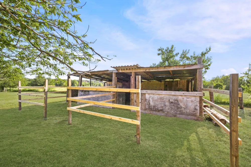 133 Meadow View Boulevard Del Valle, TX 78617
