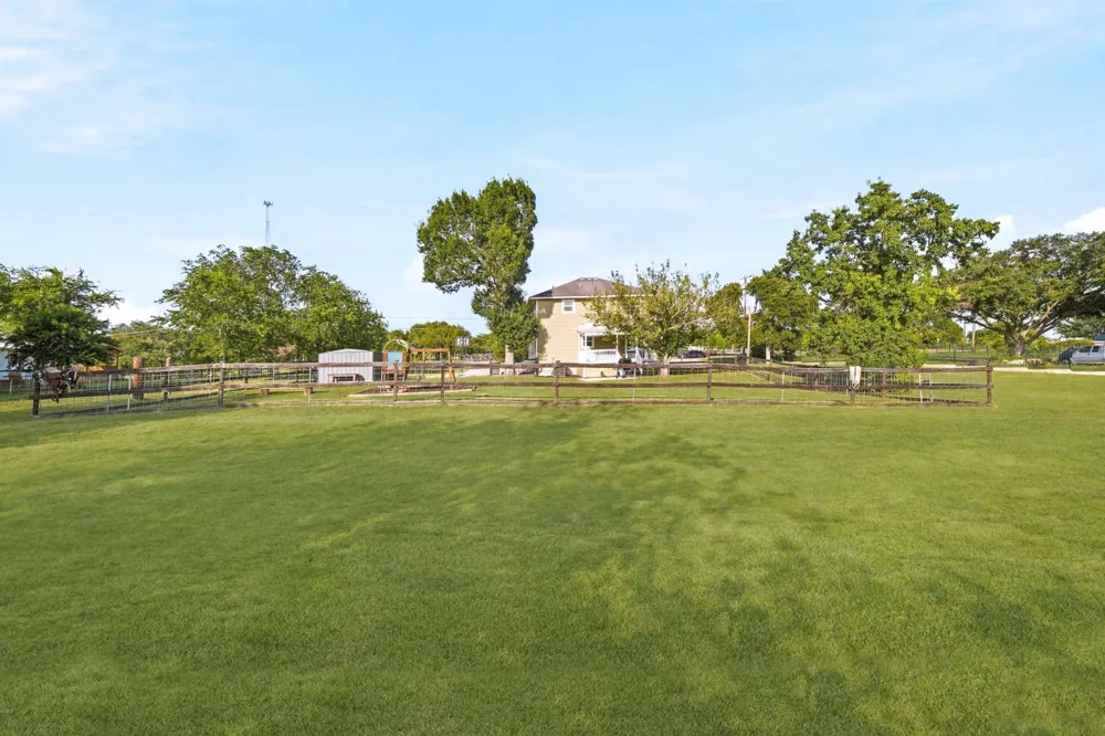 133 Meadow View Boulevard Del Valle, TX 78617
