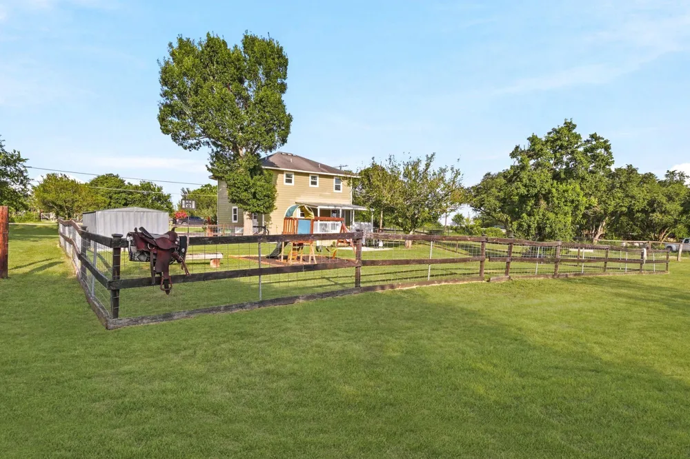 133 Meadow View Boulevard Del Valle, TX 78617