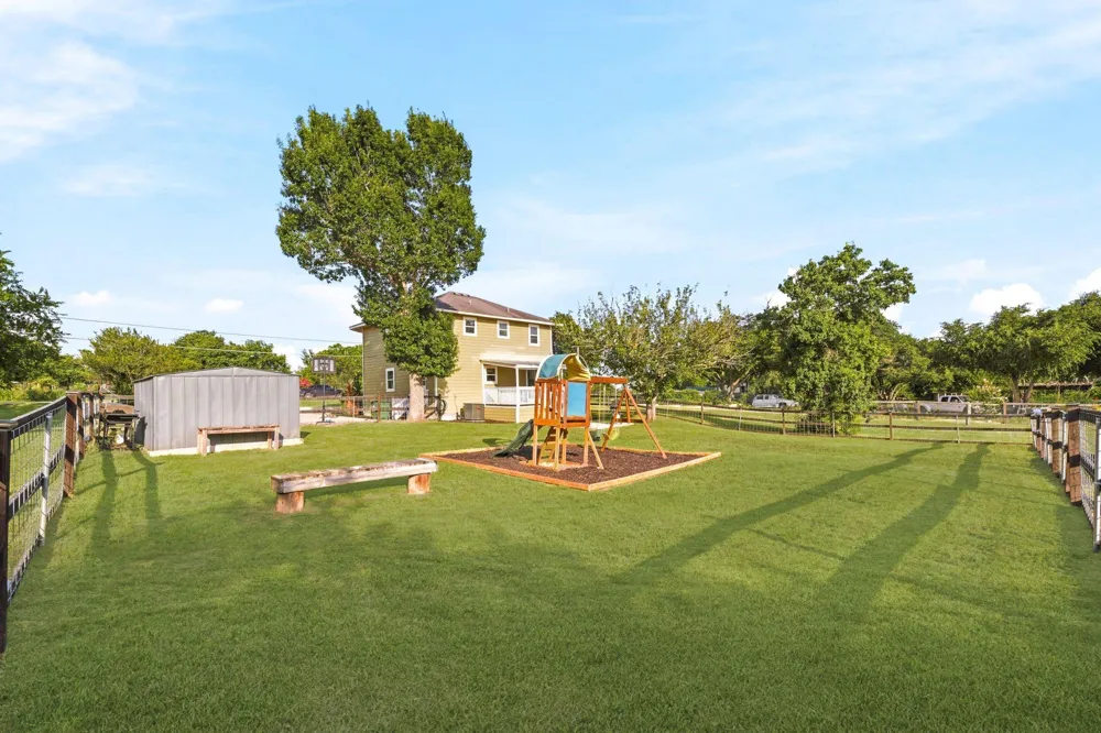 133 Meadow View Boulevard Del Valle, TX 78617