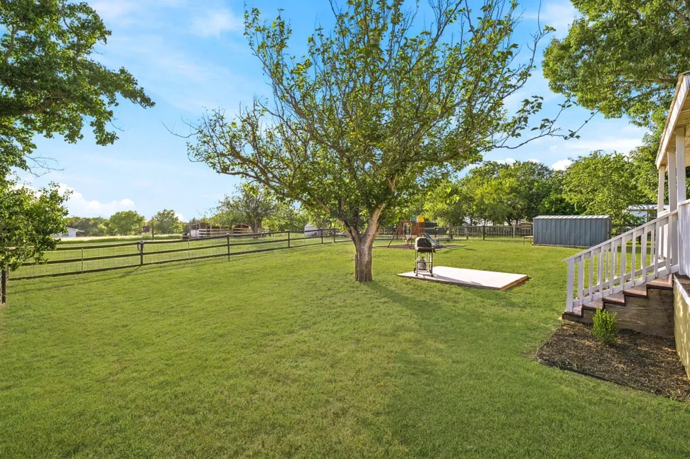 133 Meadow View Boulevard Del Valle, TX 78617