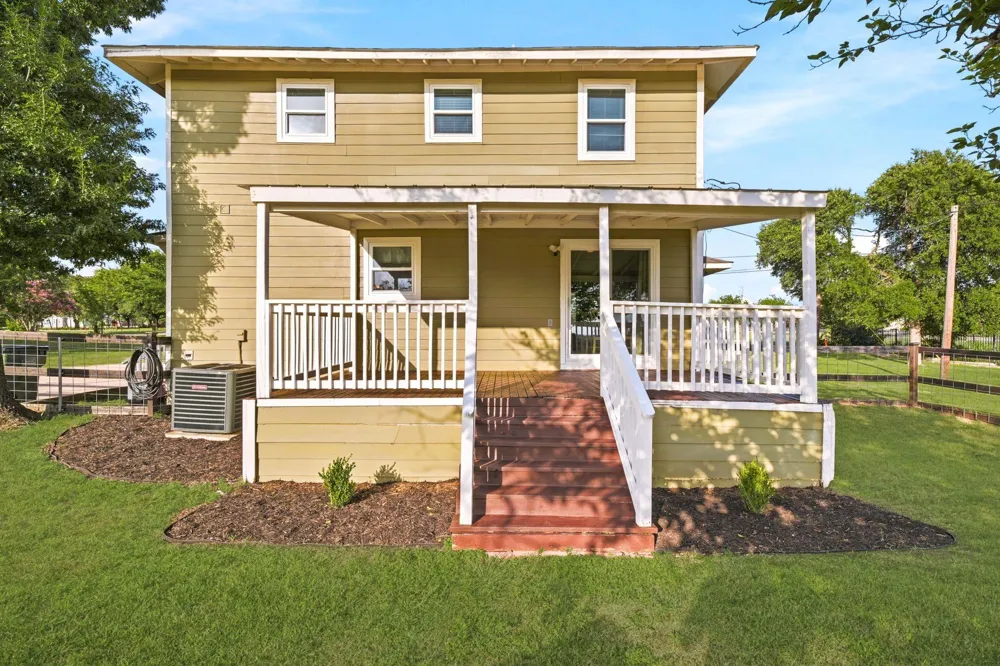 133 Meadow View Boulevard Del Valle, TX 78617