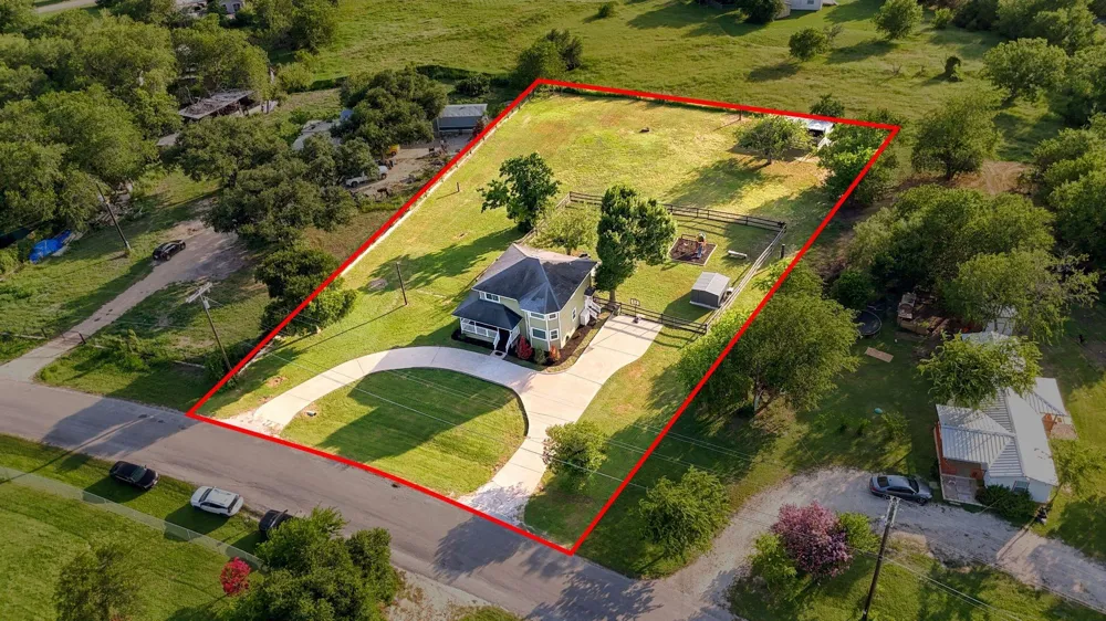 133 Meadow View Boulevard Del Valle, TX 78617