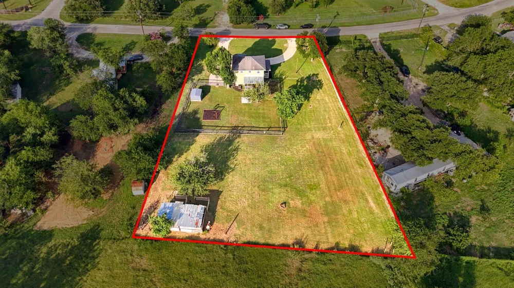 133 Meadow View Boulevard Del Valle, TX 78617