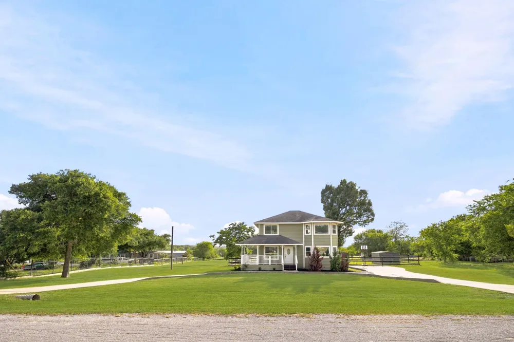 133 Meadow View Boulevard Del Valle, TX 78617