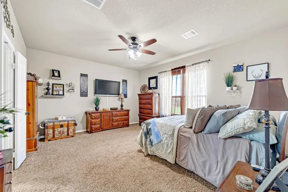 12065 Fm 1696 Road Bedias, TX 77831