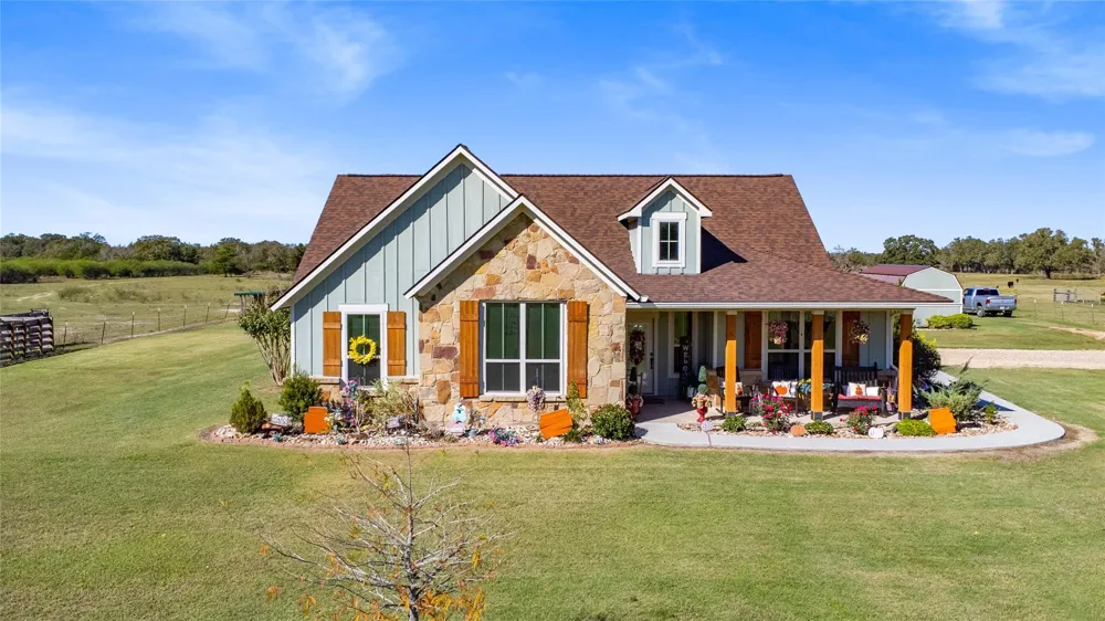 12065 Fm 1696 Road Bedias, TX 77831
