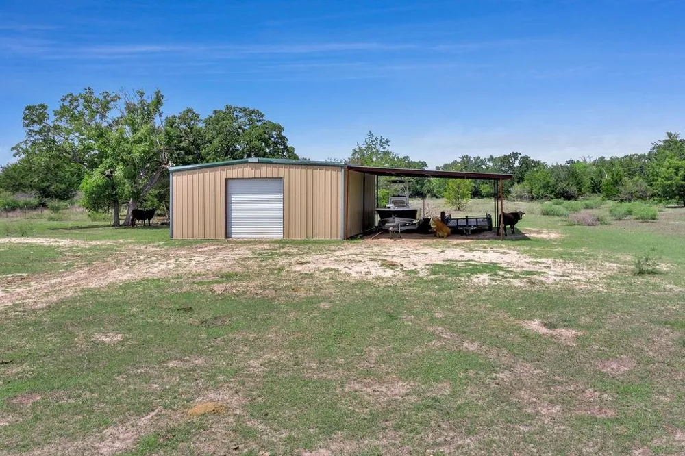 12065 Fm 1696 Road Bedias, TX 77831