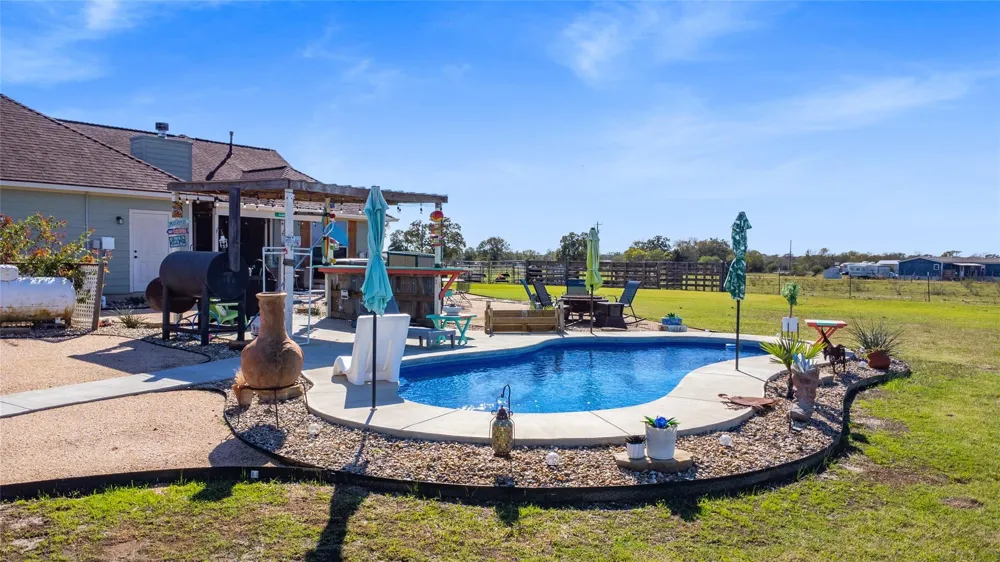 12065 Fm 1696 Road Bedias, TX 77831