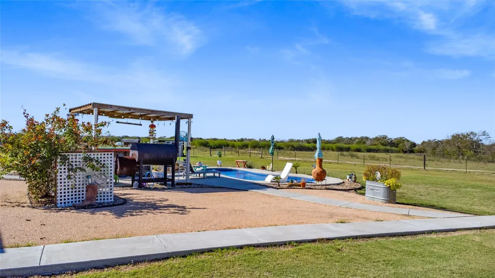 12065 Fm 1696 Road Bedias, TX 77831