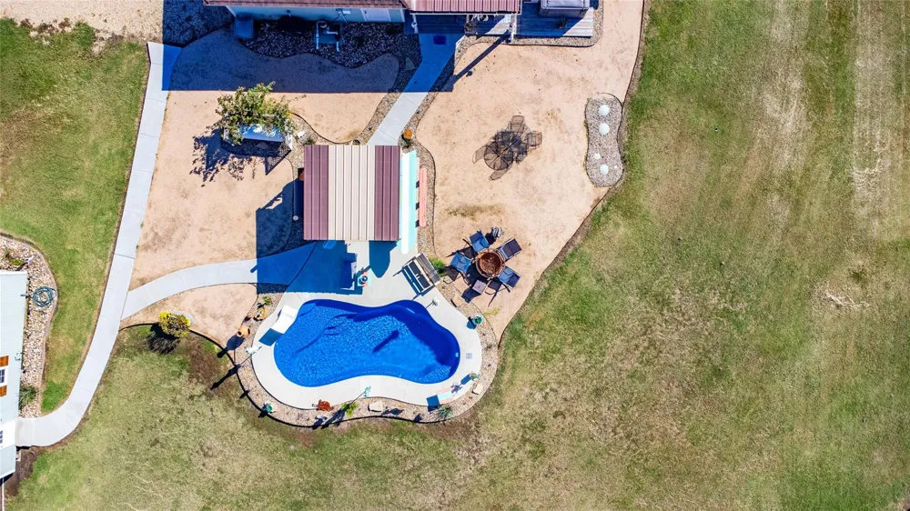 12065 Fm 1696 Road Bedias, TX 77831