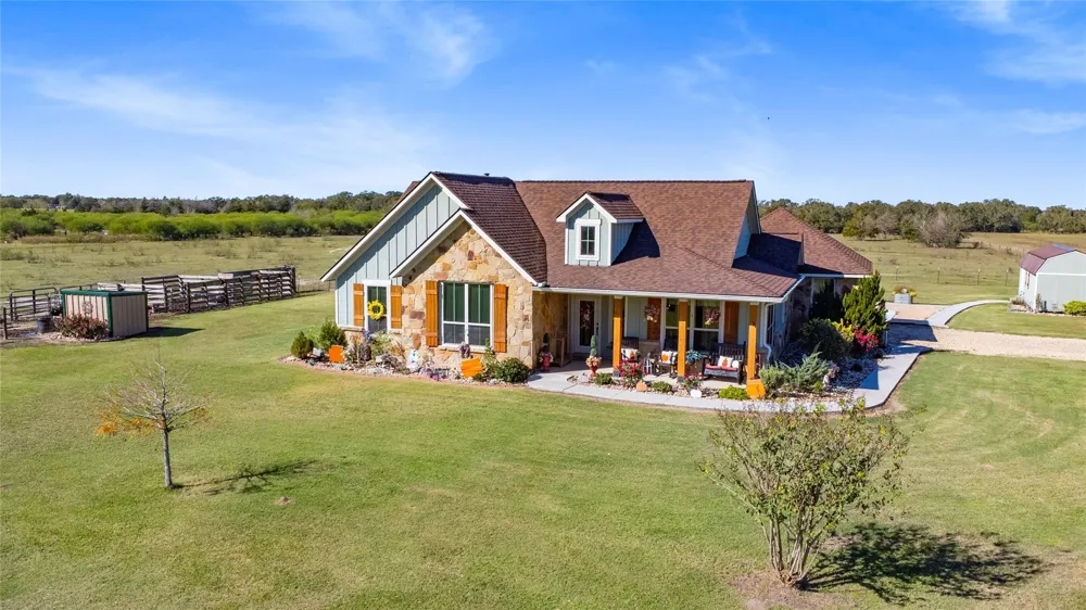 12065 Fm 1696 Road Bedias, TX 77831