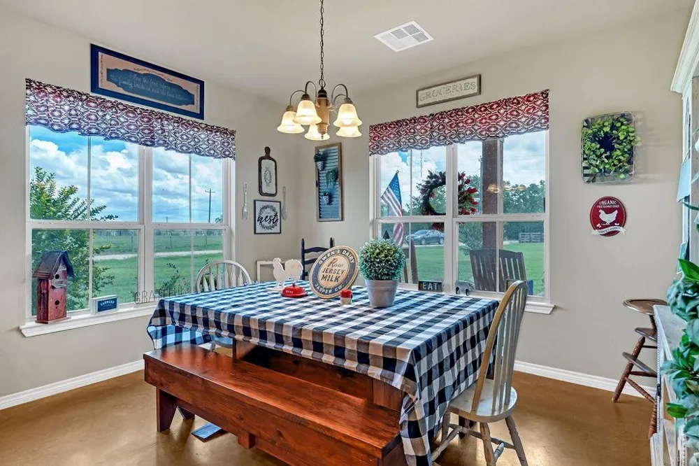 12065 Fm 1696 Road Bedias, TX 77831