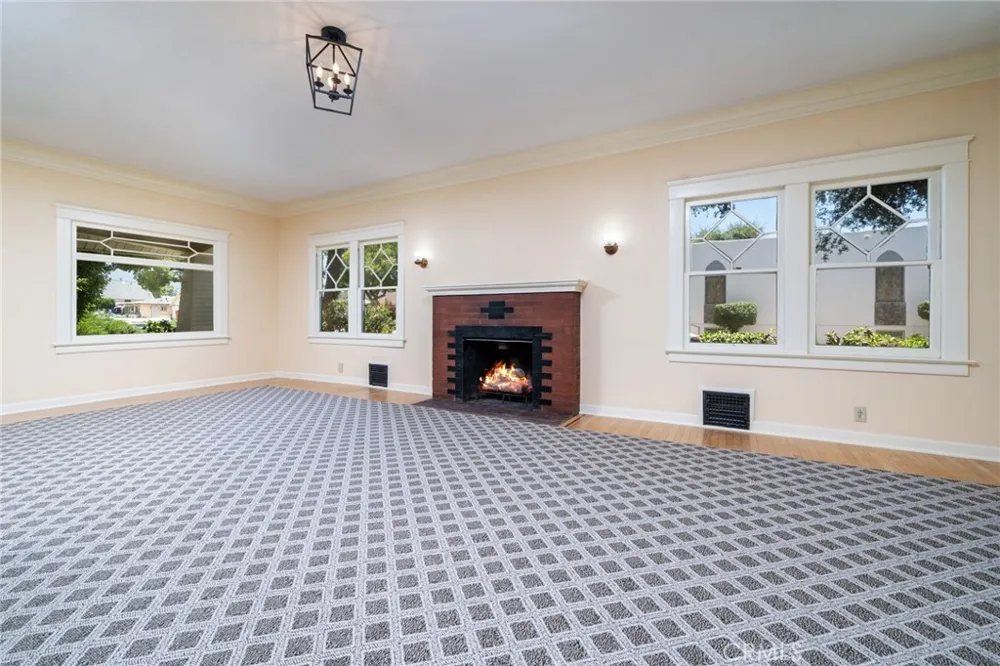 2382 Bonita Avenue La Verne, CA 91750