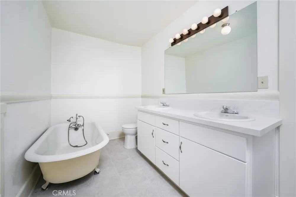 2382 Bonita Avenue La Verne, CA 91750