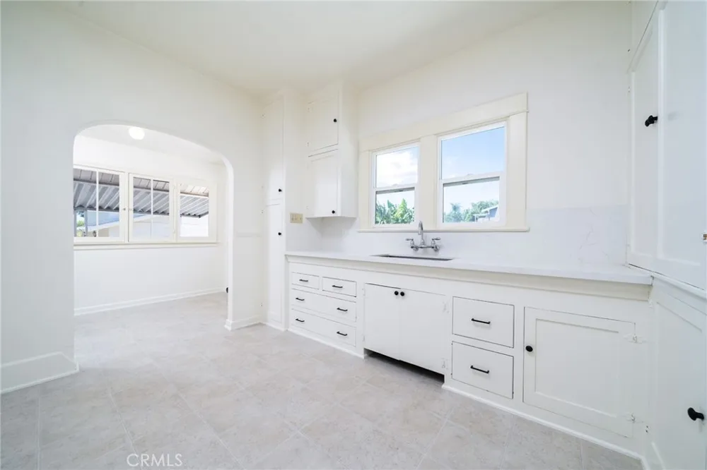 2382 Bonita Avenue La Verne, CA 91750