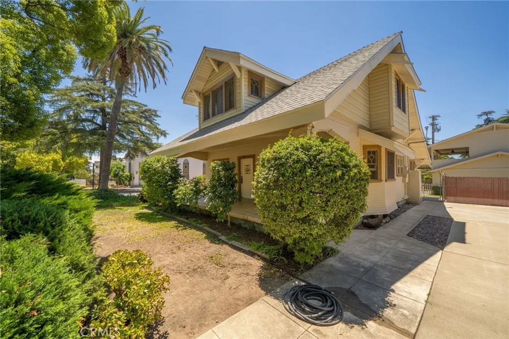 2382 Bonita Avenue La Verne, CA 91750