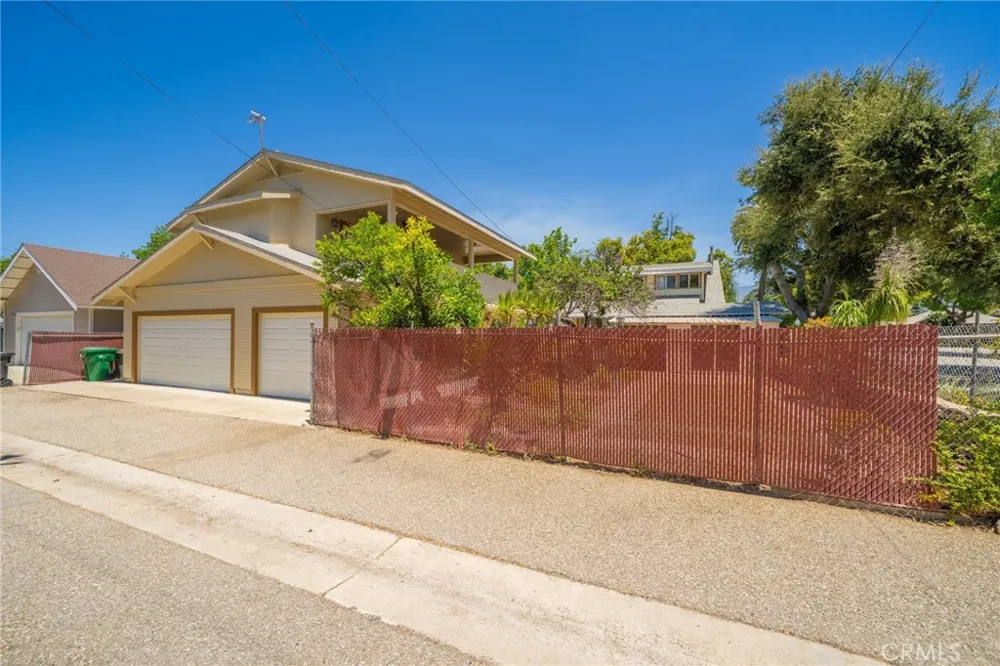 2382 Bonita Avenue La Verne, CA 91750