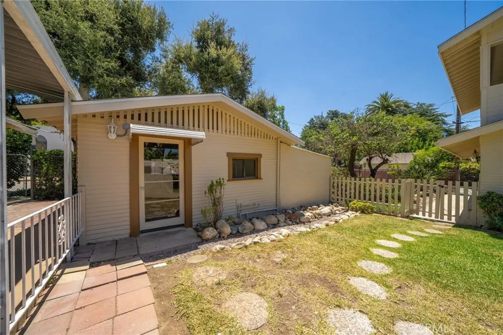2382 Bonita Avenue La Verne, CA 91750