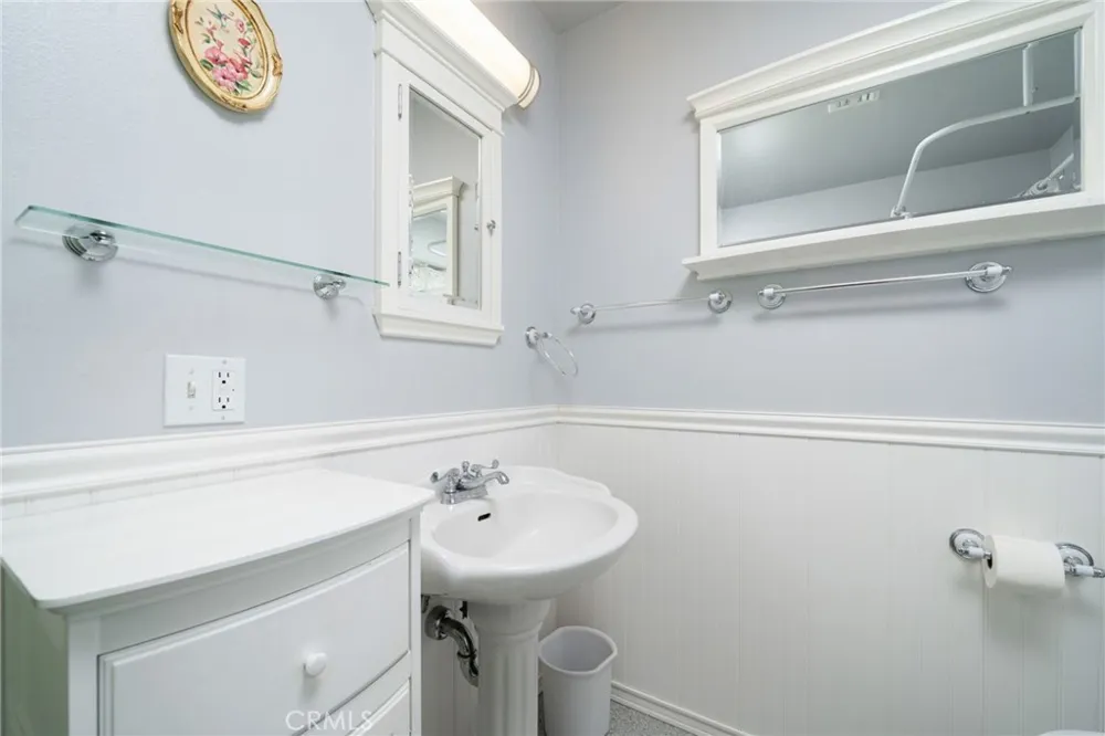 2382 Bonita Avenue La Verne, CA 91750