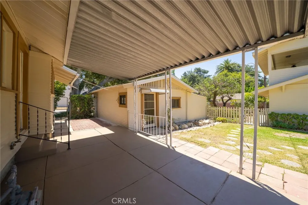 2382 Bonita Avenue La Verne, CA 91750