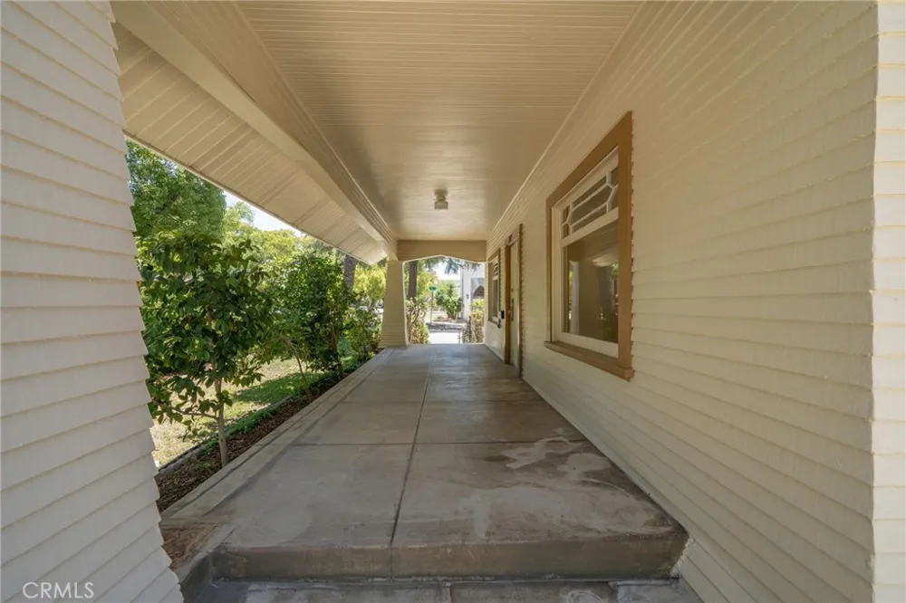 2382 Bonita Avenue La Verne, CA 91750