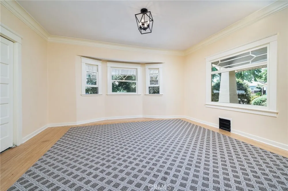 2382 Bonita Avenue La Verne, CA 91750