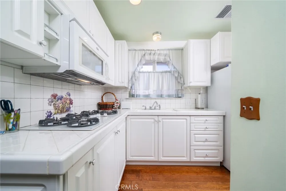 2382 Bonita Avenue La Verne, CA 91750