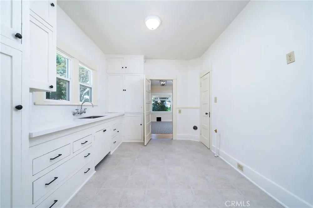 2382 Bonita Avenue La Verne, CA 91750
