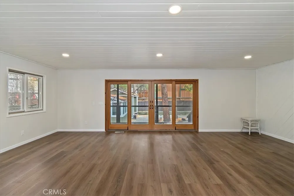 42736 Tannenbaum Platz Big Bear Lake, CA 92315
