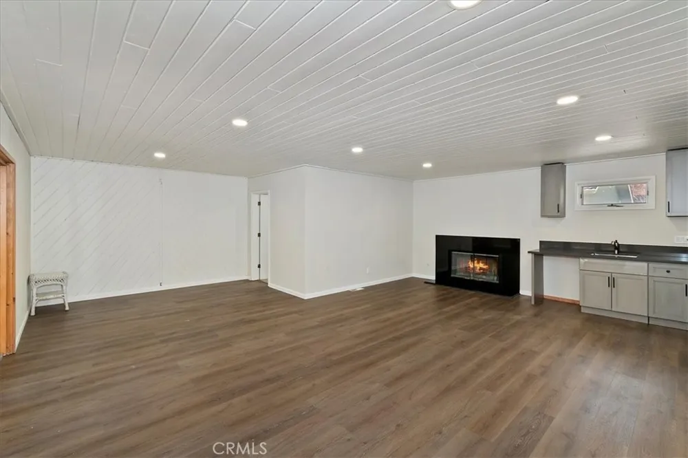 42736 Tannenbaum Platz Big Bear Lake, CA 92315