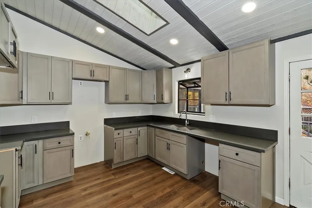 42736 Tannenbaum Platz Big Bear Lake, CA 92315