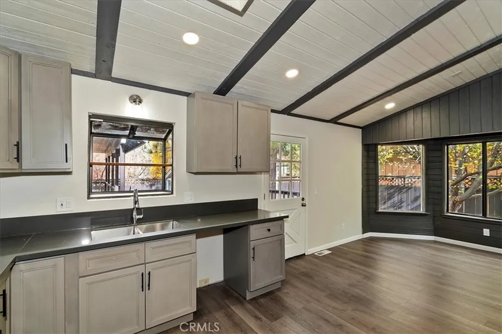 42736 Tannenbaum Platz Big Bear Lake, CA 92315