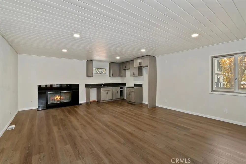 42736 Tannenbaum Platz Big Bear Lake, CA 92315