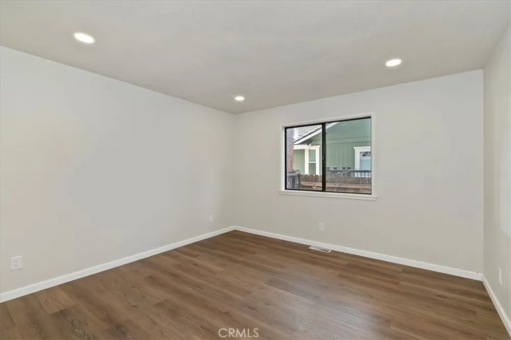 42736 Tannenbaum Platz Big Bear Lake, CA 92315