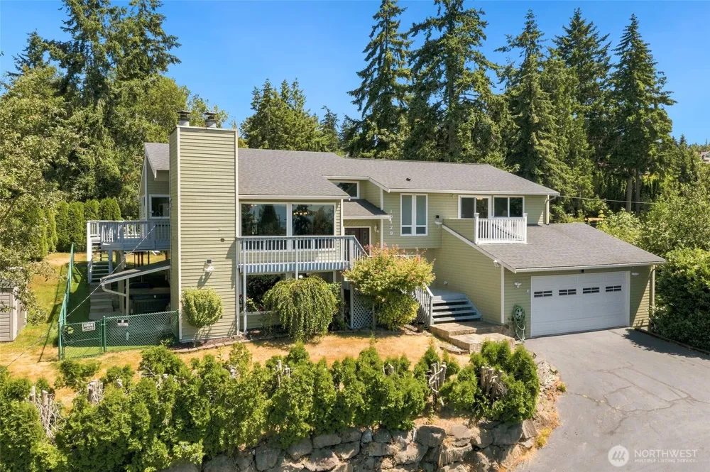 10129 63rd Place W Mukilteo, WA 98275