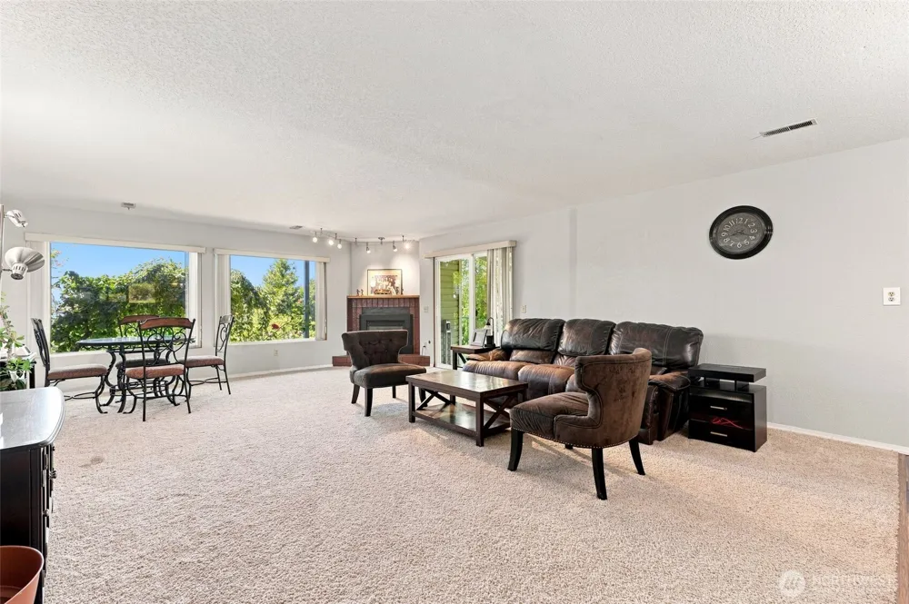 10129 63rd Place W Mukilteo, WA 98275