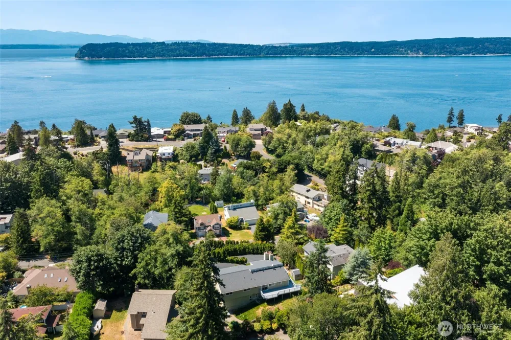 10129 63rd Place W Mukilteo, WA 98275