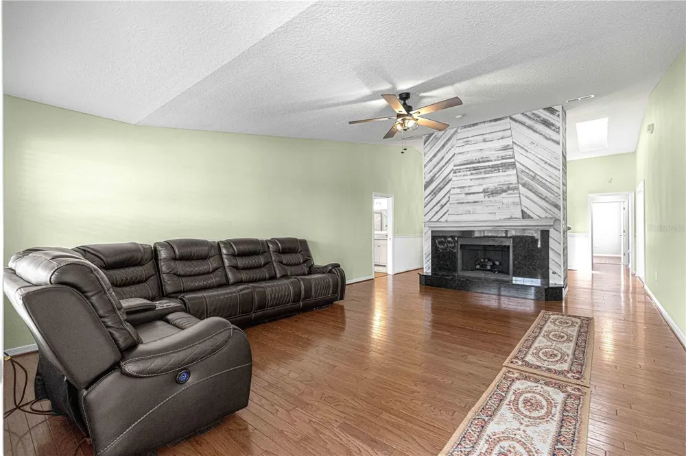 925 BEVERLY HARBORS DRIVE Leesburg, FL 34748