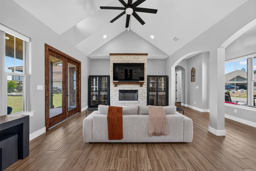 101 Alf Hunter Blanco, TX 78606