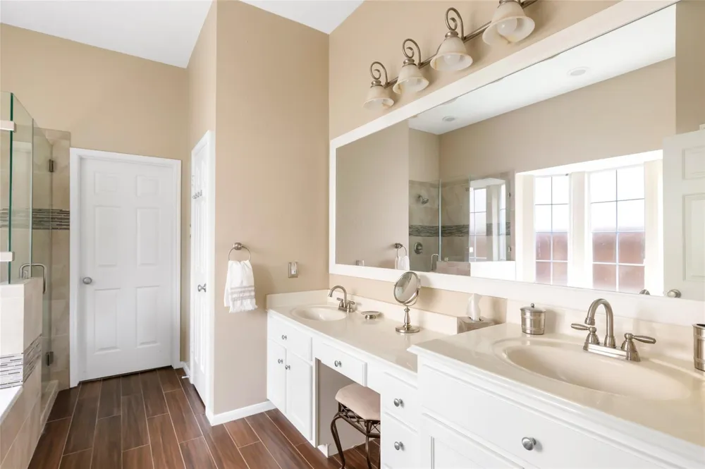 3526 Whispering Brook Drive Kingwood, TX 77345
