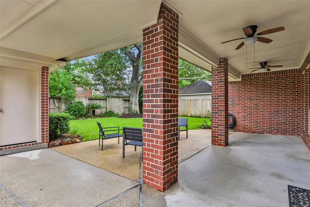 3526 Whispering Brook Drive Kingwood, TX 77345