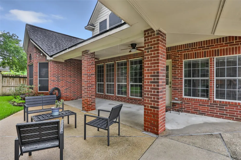 3526 Whispering Brook Drive Kingwood, TX 77345