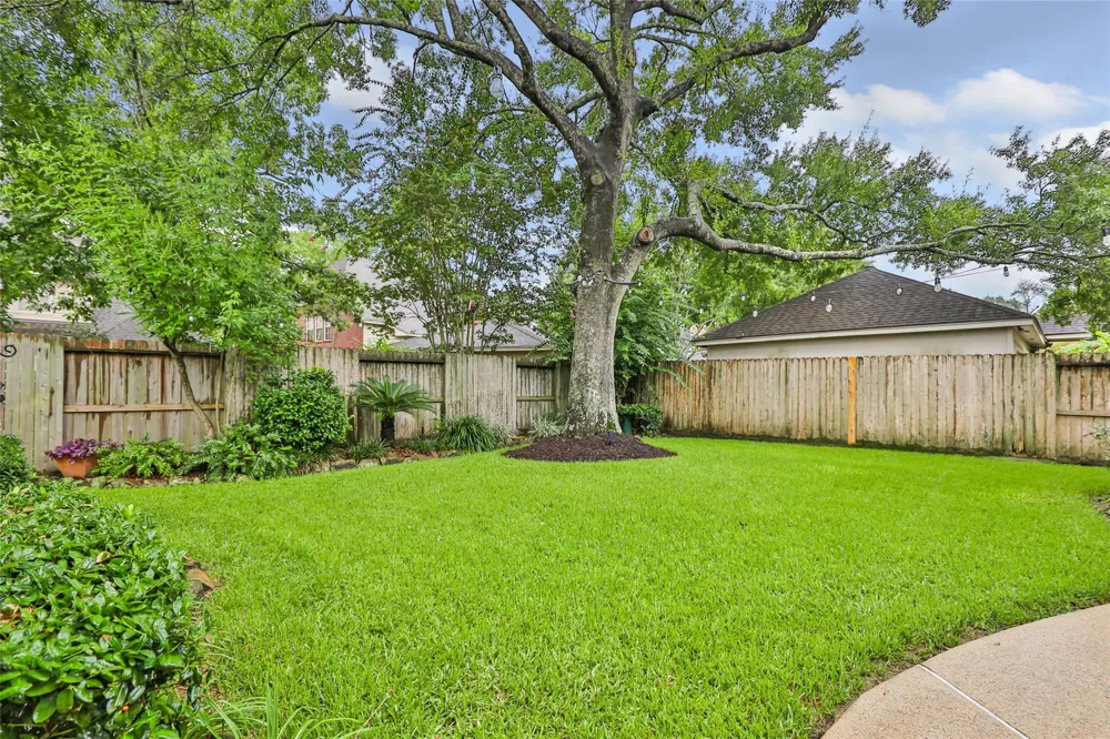 3526 Whispering Brook Drive Kingwood, TX 77345