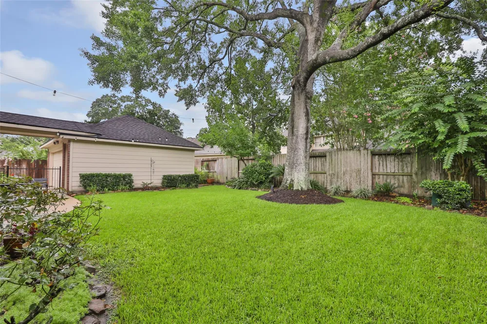 3526 Whispering Brook Drive Kingwood, TX 77345