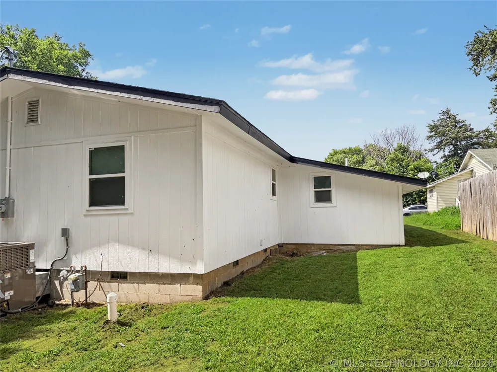226 E Cedar Street Stilwell, OK 74960