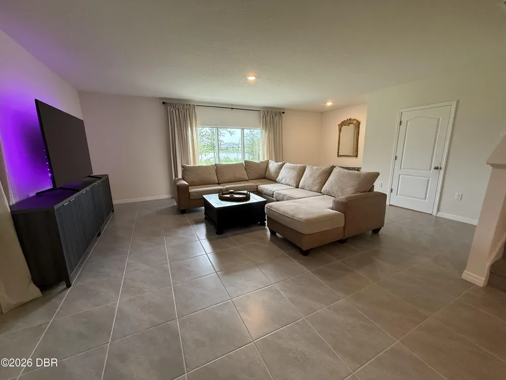 2733 Silver Canoe Drive Edgewater, FL 32141